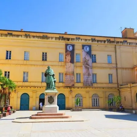 Idealement Place * Ajaccio (Corsica)